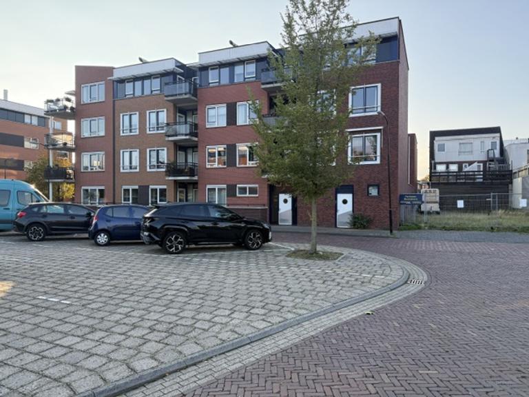 87 m² apartment with parking in Beverwijk - Image 18