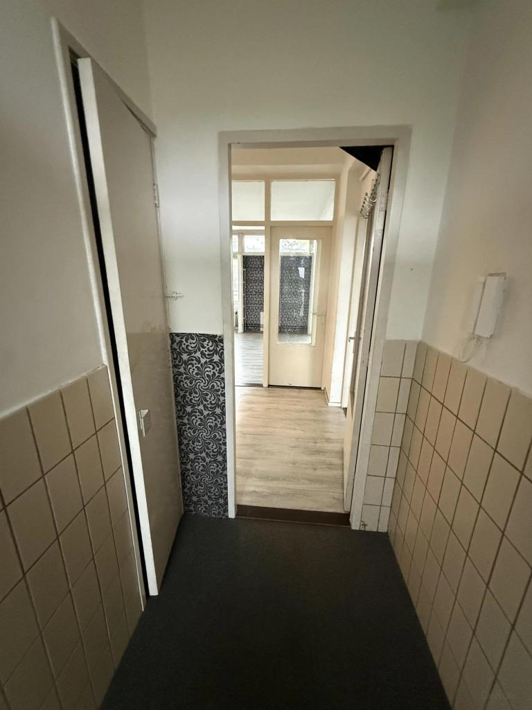 Available now: 2-bedroom apartment with balcony - Image 2