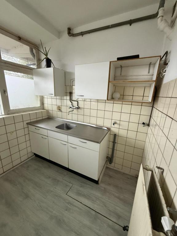 Available now: 2-bedroom apartment with balcony - Image 7