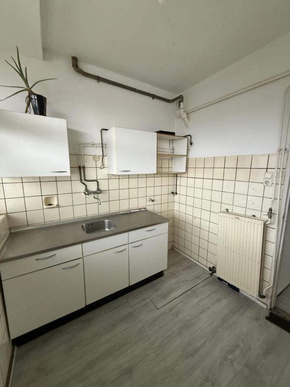 Available now: 2-bedroom apartment with balcony - Image 9