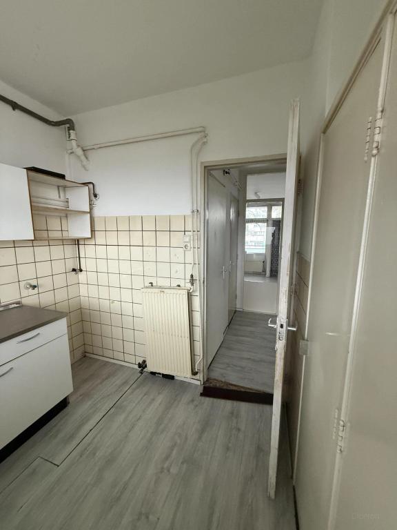 Available now: 2-bedroom apartment with balcony - Image 10