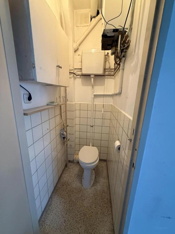 Available now: 2-bedroom apartment with balcony - Image 13