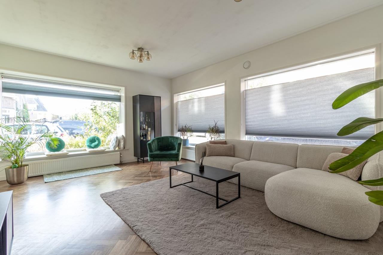 95 m² hoekappartement met terras in Middenmeer - Afbeelding 1