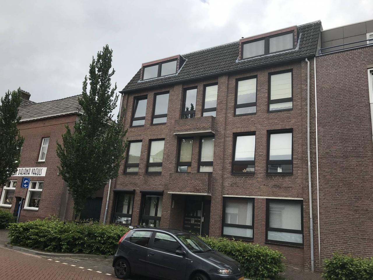 100 m² maisonnette met dakterras in Kerkrade - Afbeelding 1