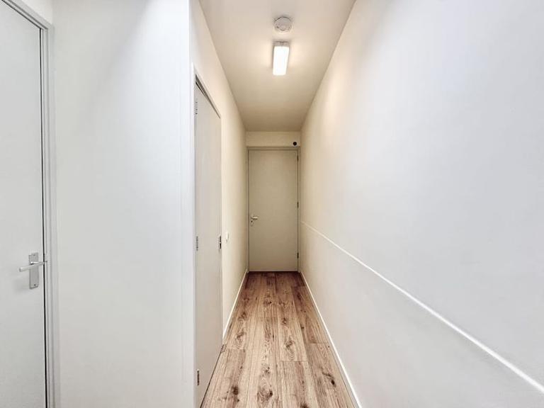 Furnished 1-Bedroom Apartment with Balcony - Image 15