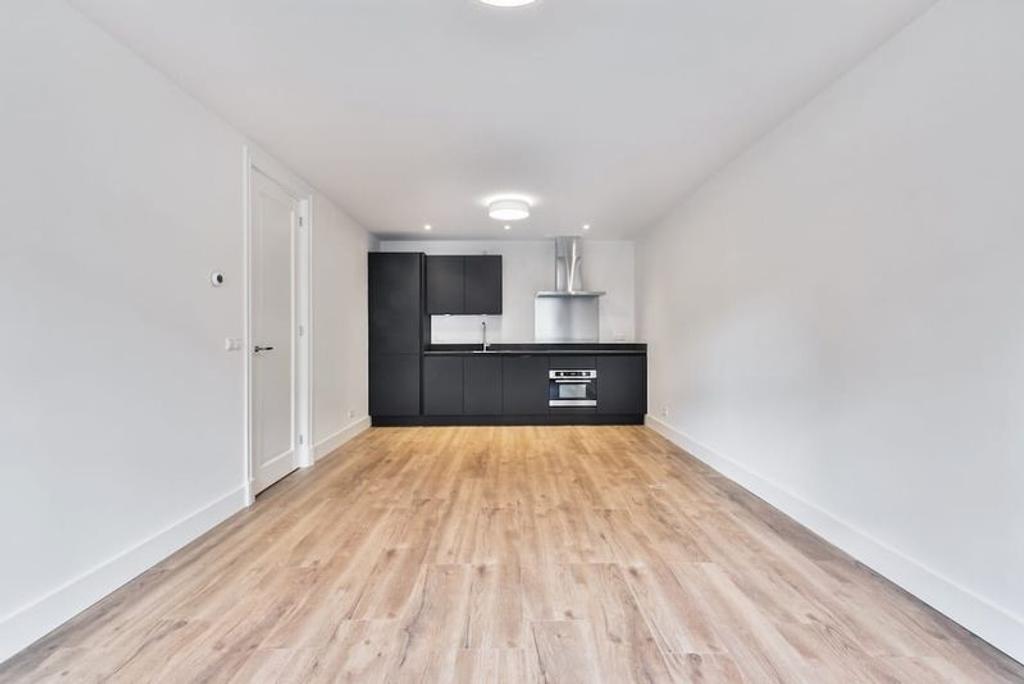 61 m² appartement met balkon in De Baarsjes - Afbeelding 1