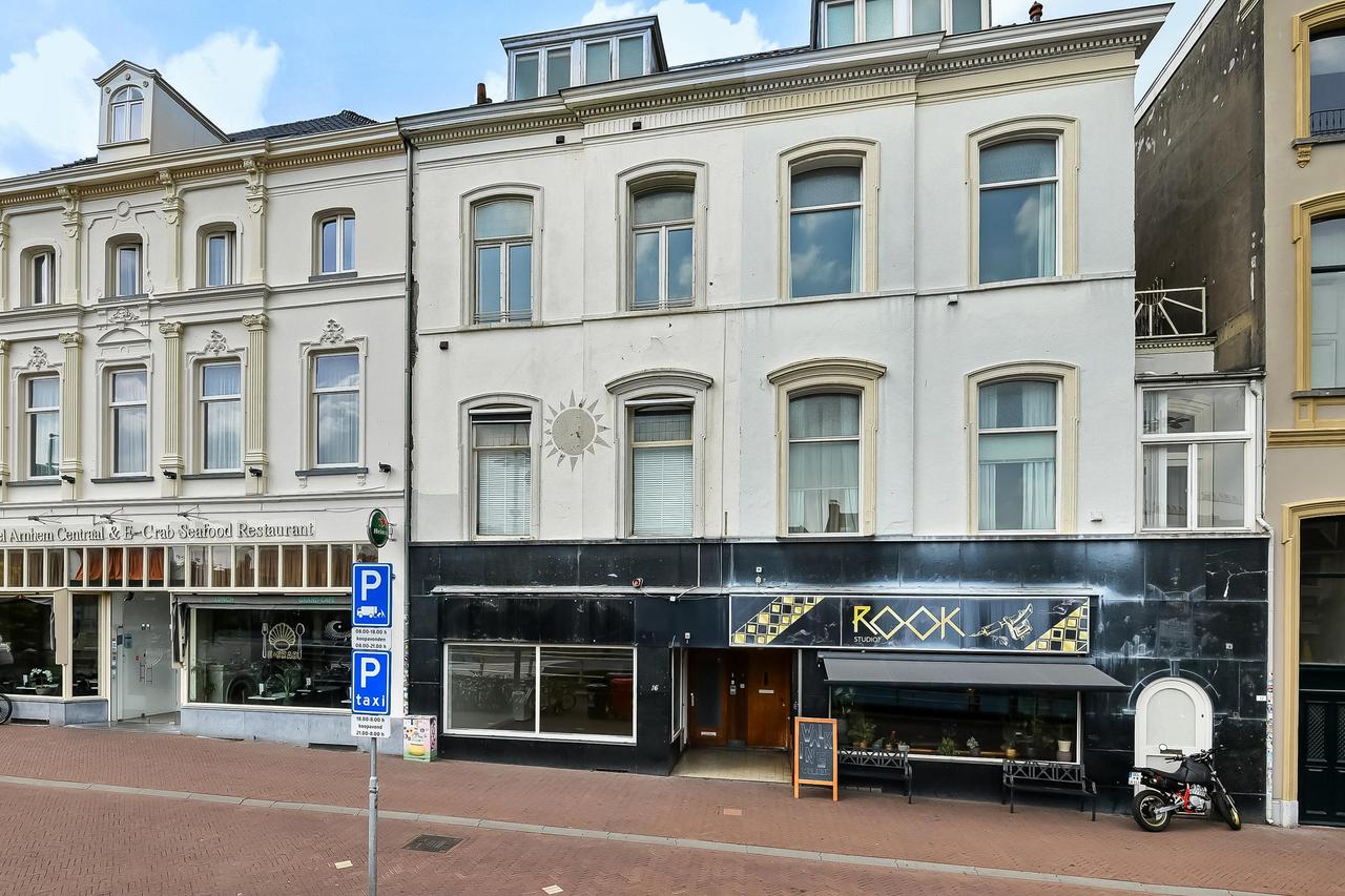 71 m² apartment with private rooftop terrace - Image 1