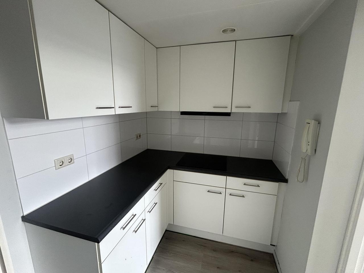 71 m² apartment with private rooftop terrace - Image 8