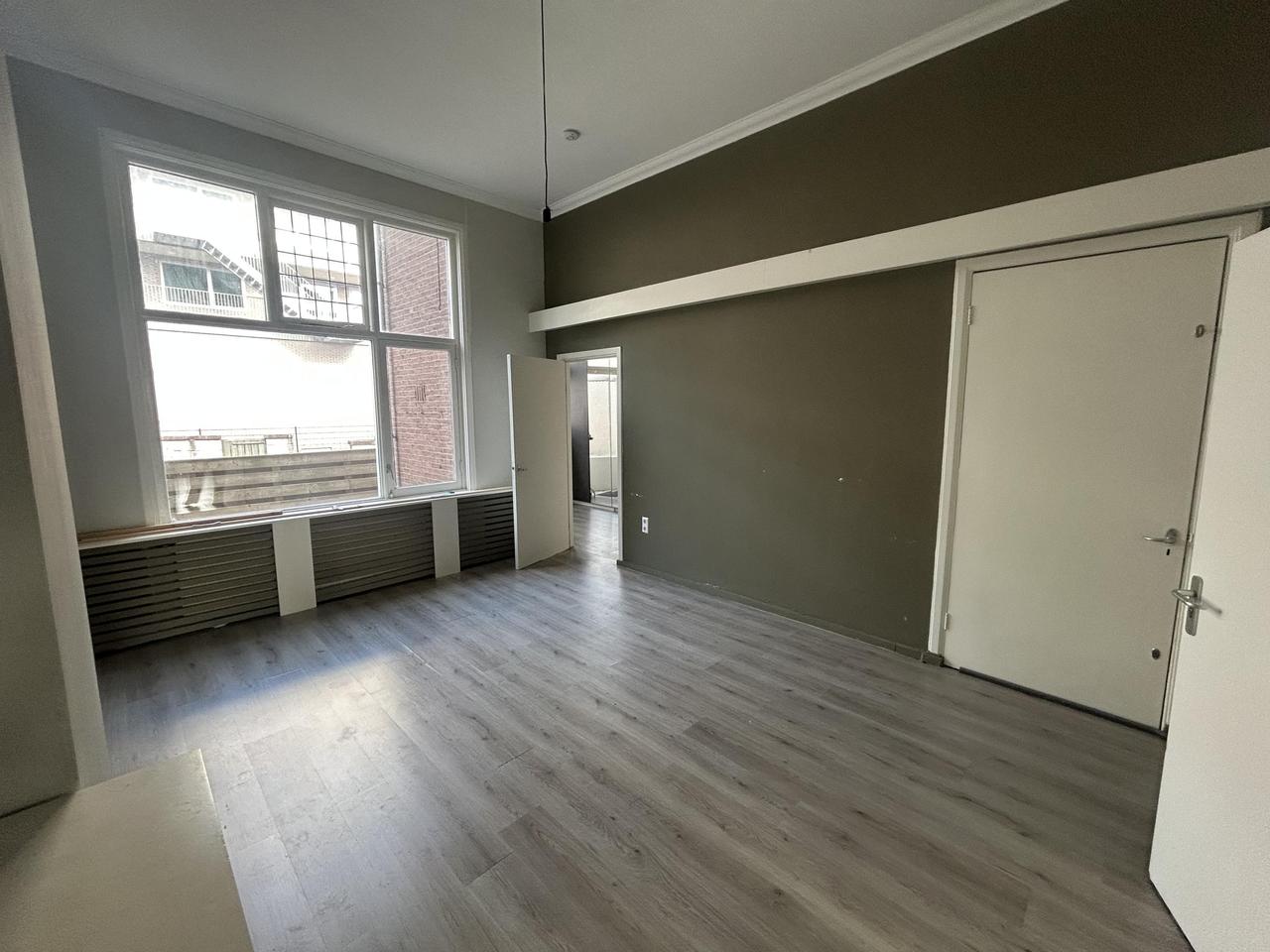 71 m² apartment with private rooftop terrace - Image 11