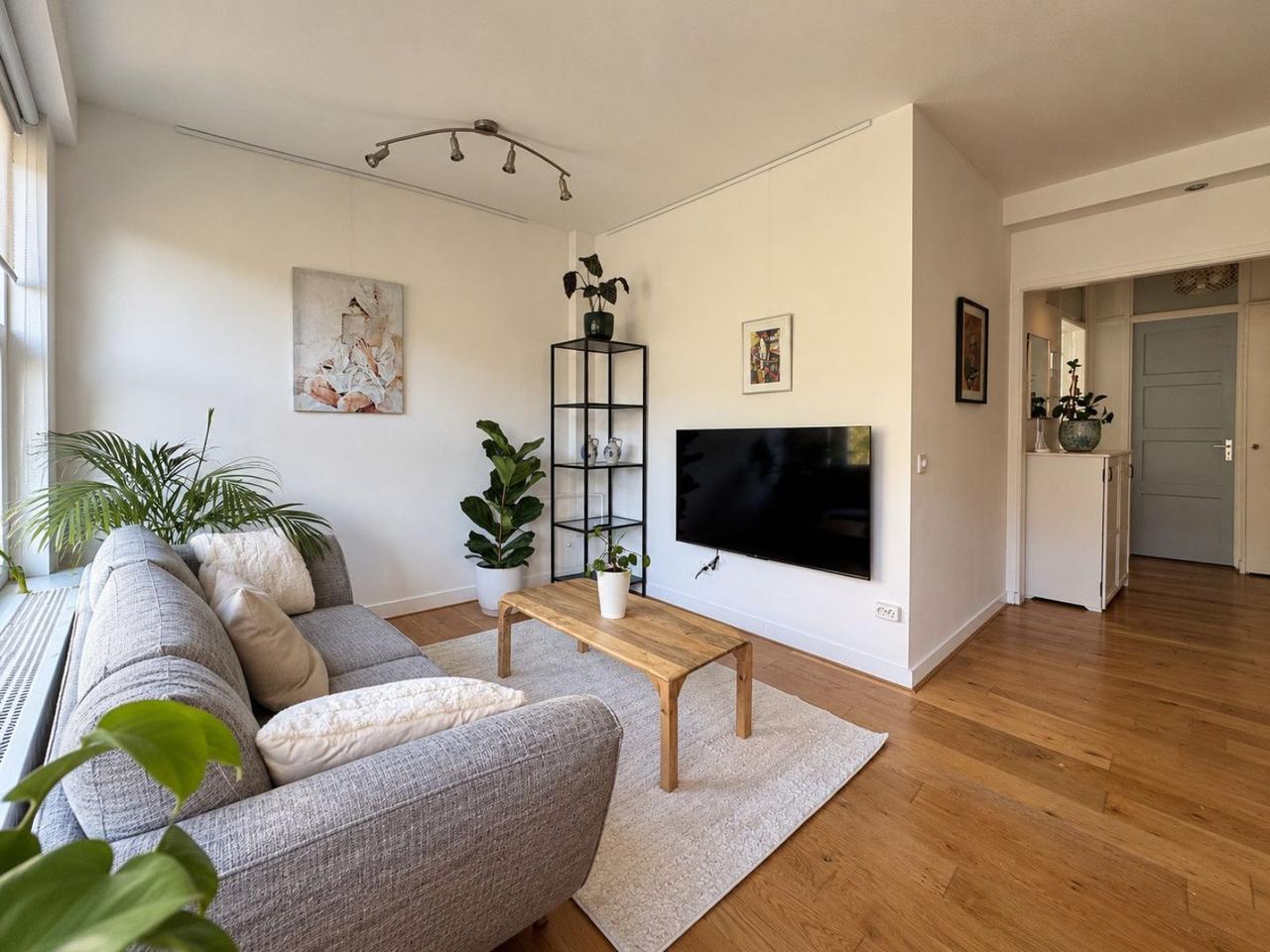Gemeubileerd 3-kamerappartement met balkon - Afbeelding 4