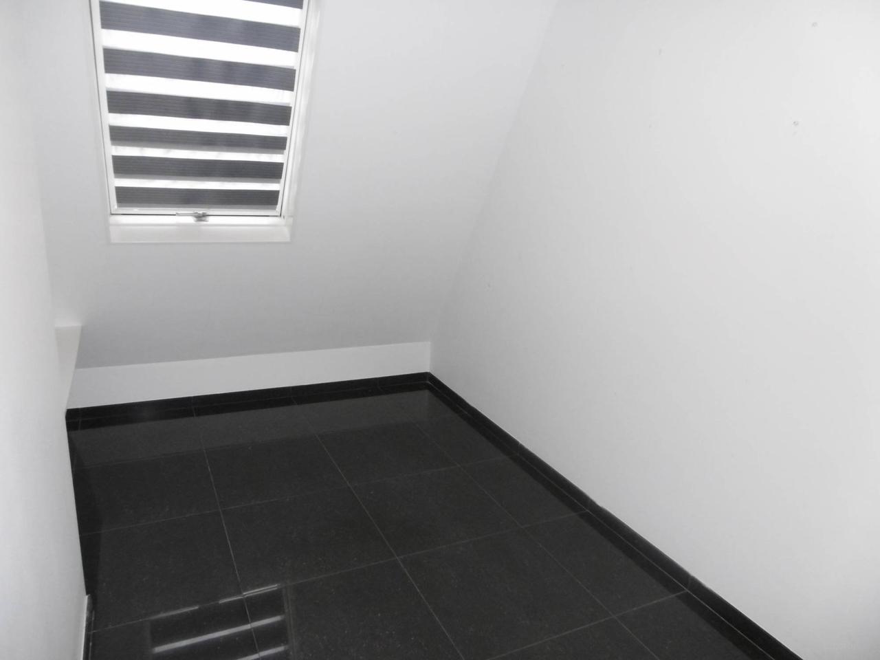 3 bedrooms with underfloor heating - Image 6