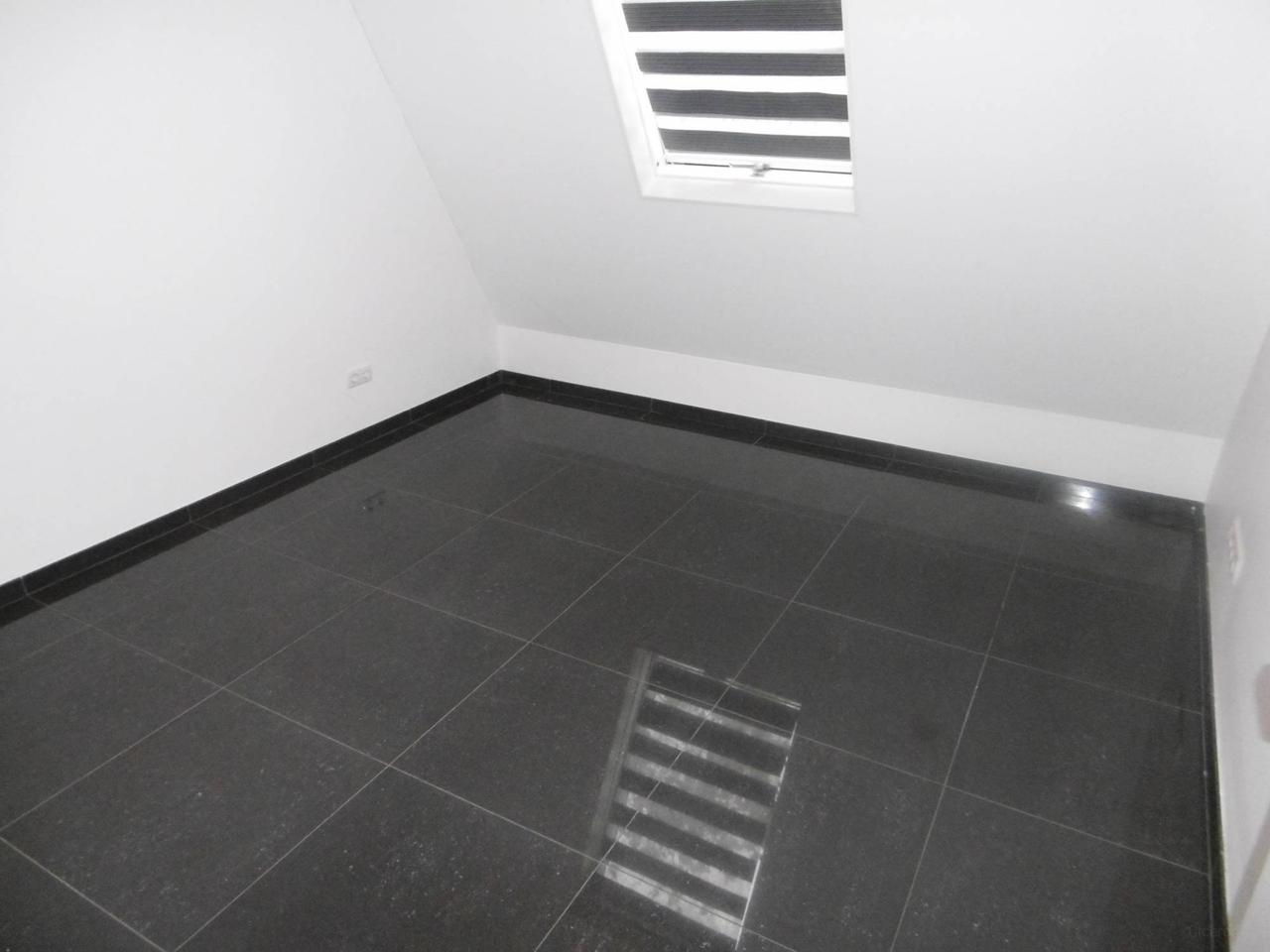 3 bedrooms with underfloor heating - Image 8