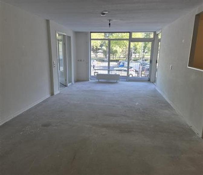 3-Room Apartment with Balcony in Ommoord - Image 2