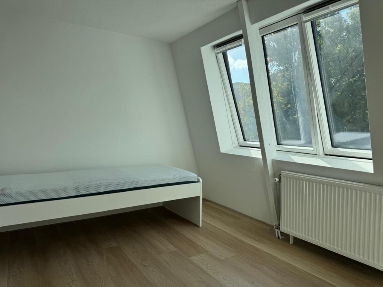 Gemeubileerde A++ woning met tuin - Afbeelding 8