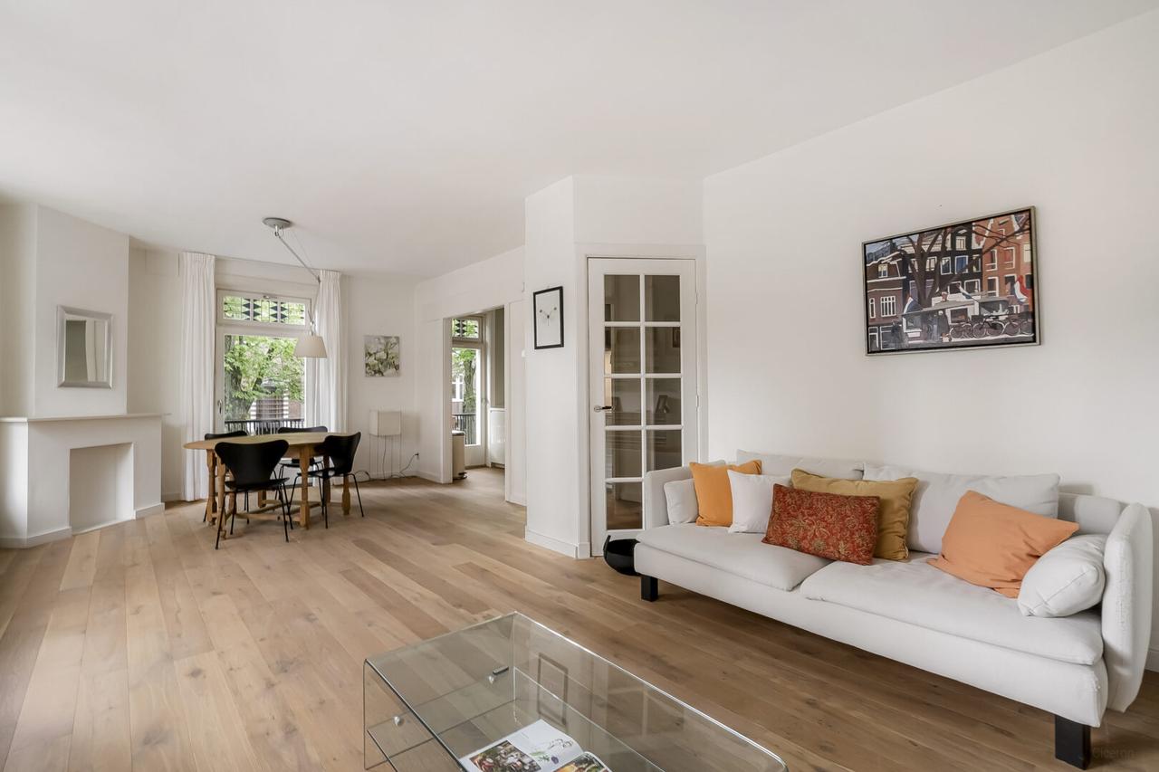 Licht hoekappartement van 80 m² met balkons - Afbeelding 1