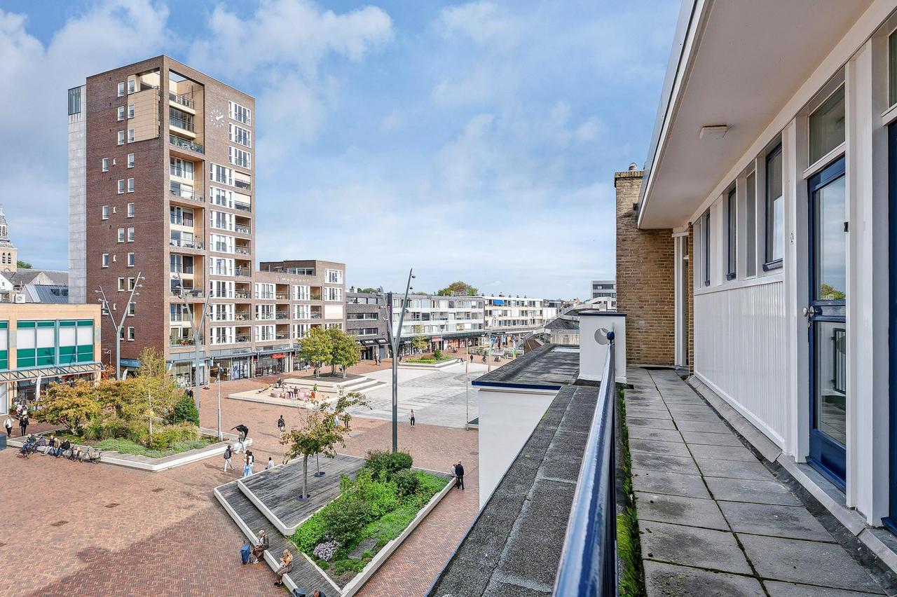 Licht 2-kamerappartement met inloopkast - Afbeelding 2