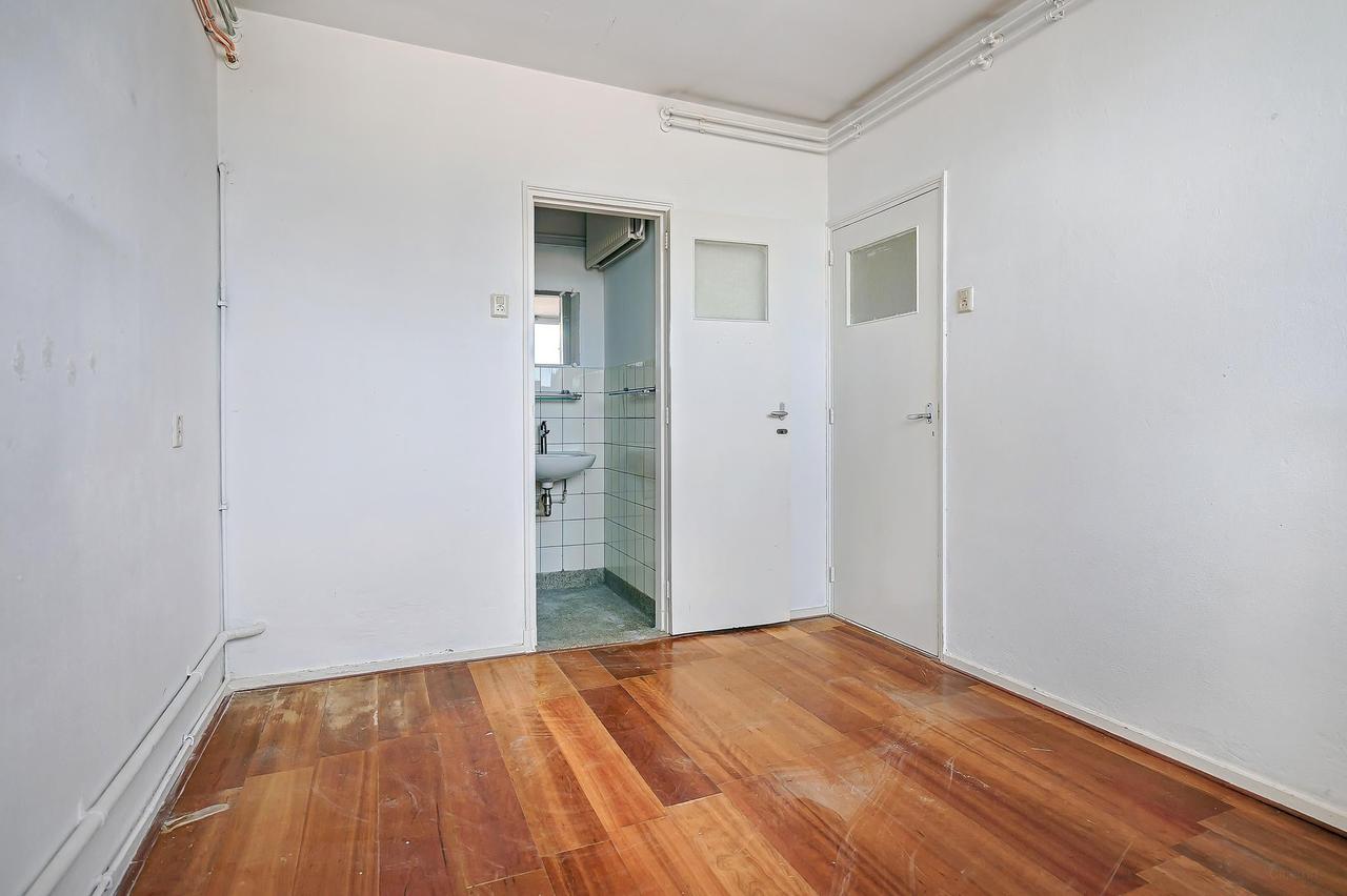 Licht 2-kamerappartement met inloopkast - Afbeelding 3