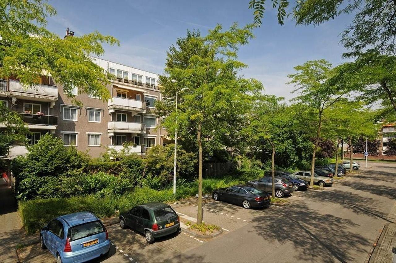 99 m² appartement met balkon in Buitenveldert - Afbeelding 3