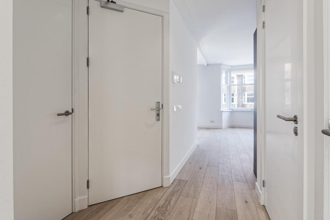 59 m² apartment with balcony in Oud-West - Image 6