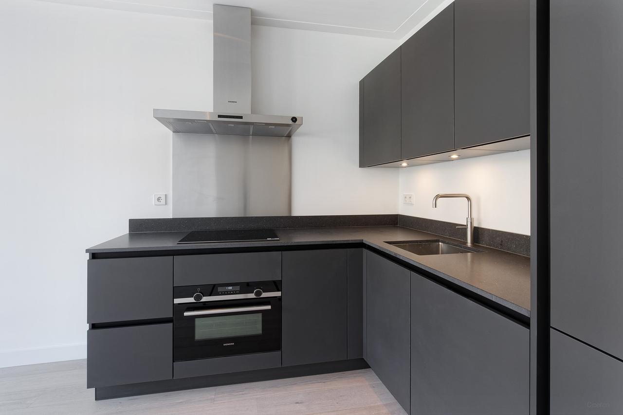 59 m² apartment with balcony in Oud-West - Image 8