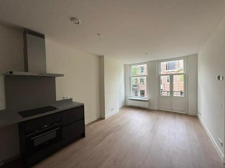 Apartment with balcony in Frederik Hendrikbuurt - Image 4