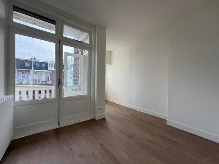 Apartment with balcony in Frederik Hendrikbuurt - Image 5