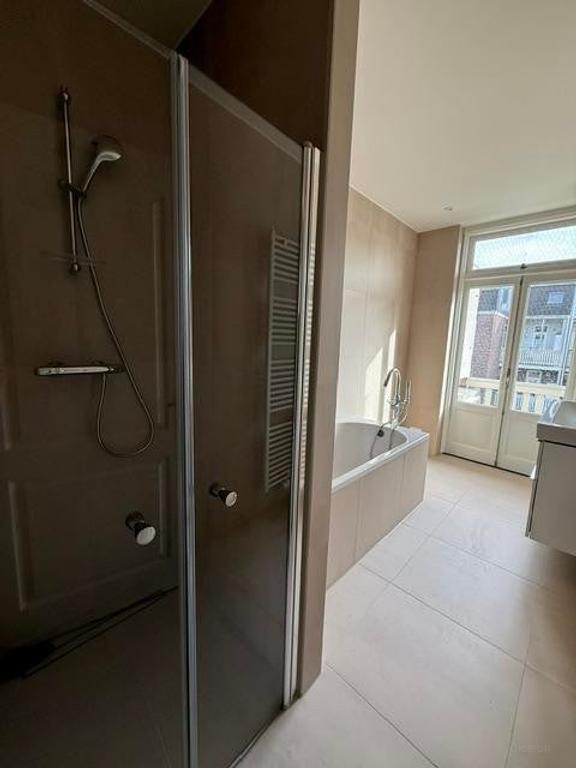 Apartment with balcony in Frederik Hendrikbuurt - Image 7