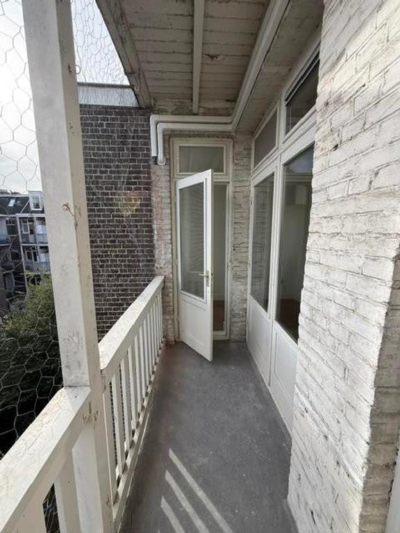 Apartment with balcony in Frederik Hendrikbuurt - Image 9