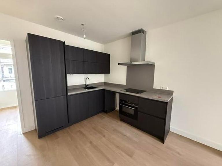 Energy-efficient 1-bedroom apartment with balcony - Image 2
