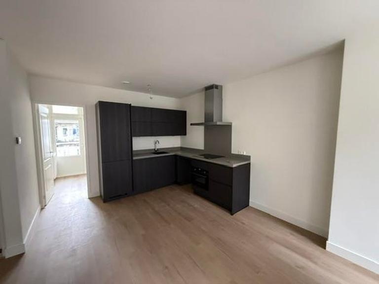Energy-efficient 1-bedroom apartment with balcony - Image 3