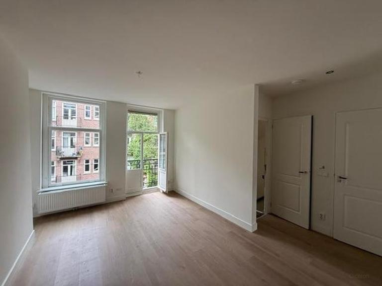 Energy-efficient 1-bedroom apartment with balcony - Image 4