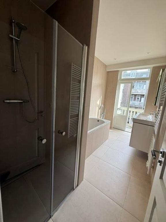 Energy-efficient 1-bedroom apartment with balcony - Image 8