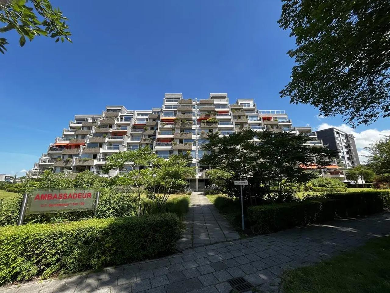 Furnished one-bedroom apartment with balcony - Image 1