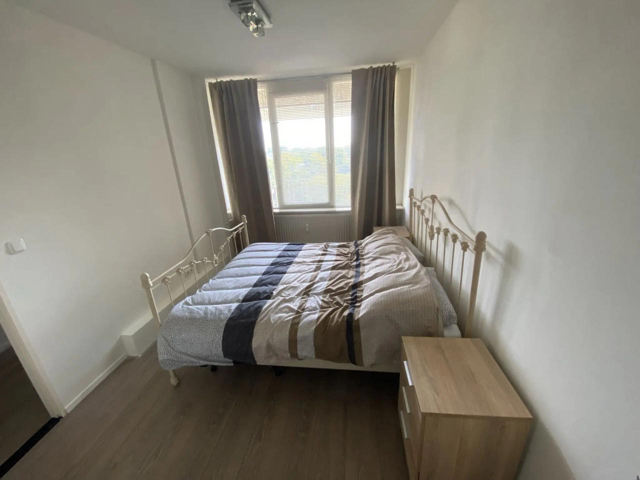 Furnished one-bedroom apartment with balcony - Image 9