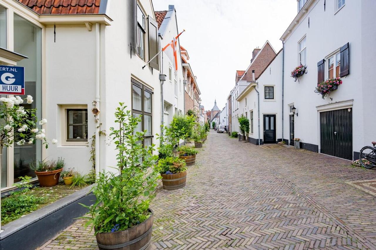Historisch koetshuis met terras in Amersfoort - Afbeelding 2