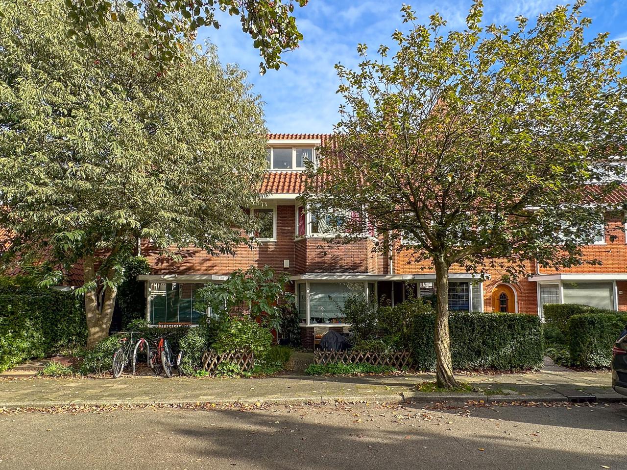 130 m² family home with garden in Tuindorp - Image 1
