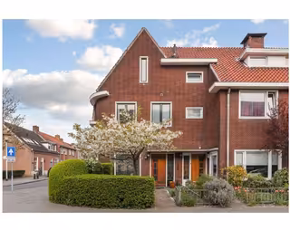 1930s hoekwoning met tuin en garage