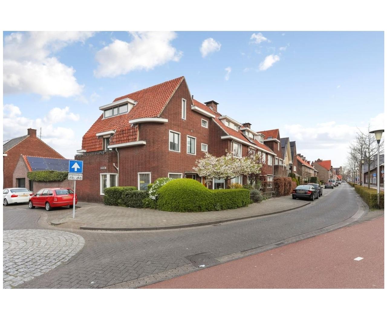 Hoekwoning uit 1938 met garage in Helmond - Afbeelding 2