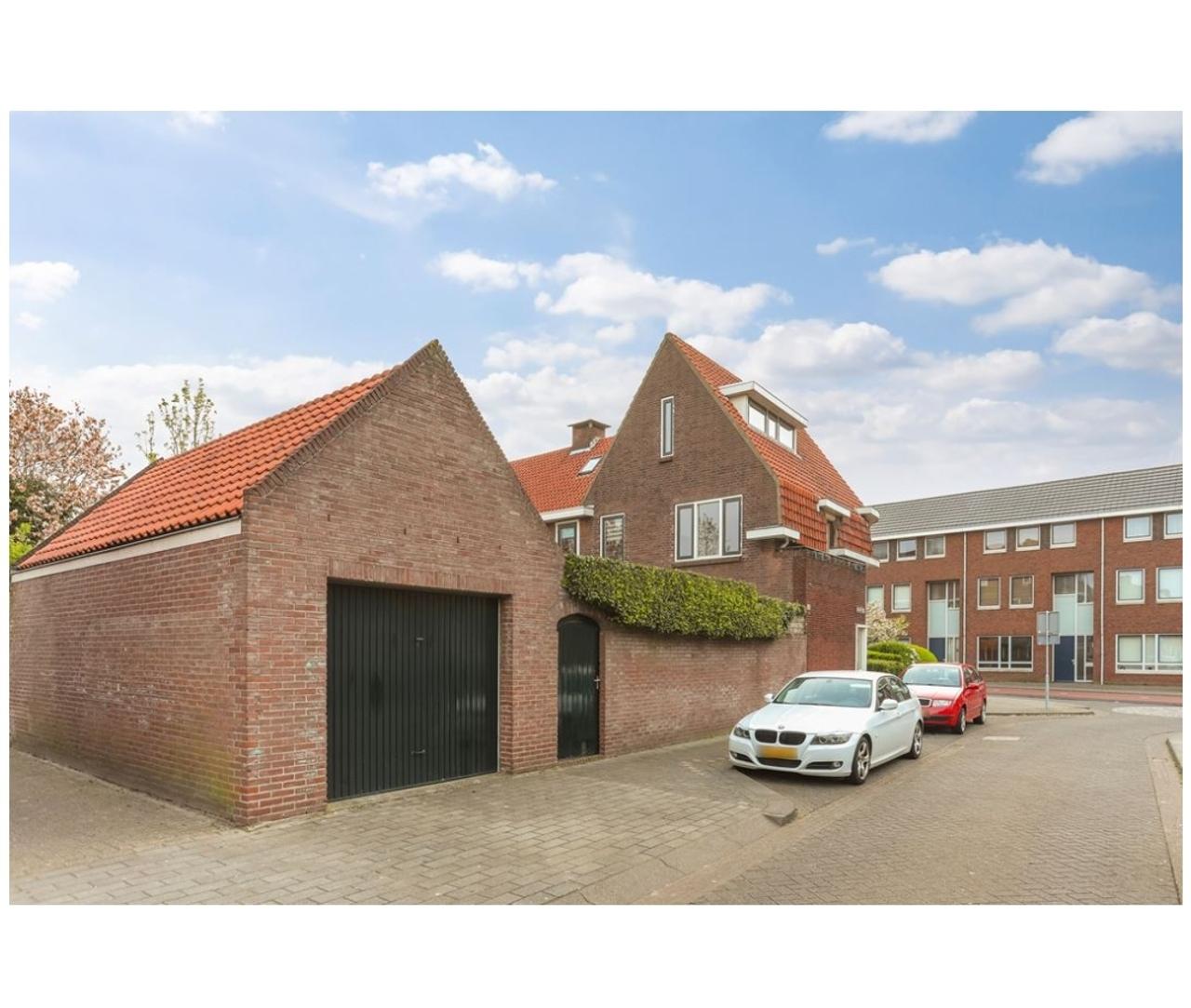 Hoekwoning uit 1938 met garage in Helmond - Afbeelding 13