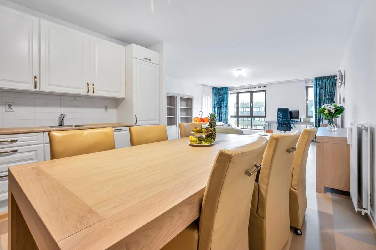 Gemeubileerd 3-kamerappartement met balkon - Afbeelding 8