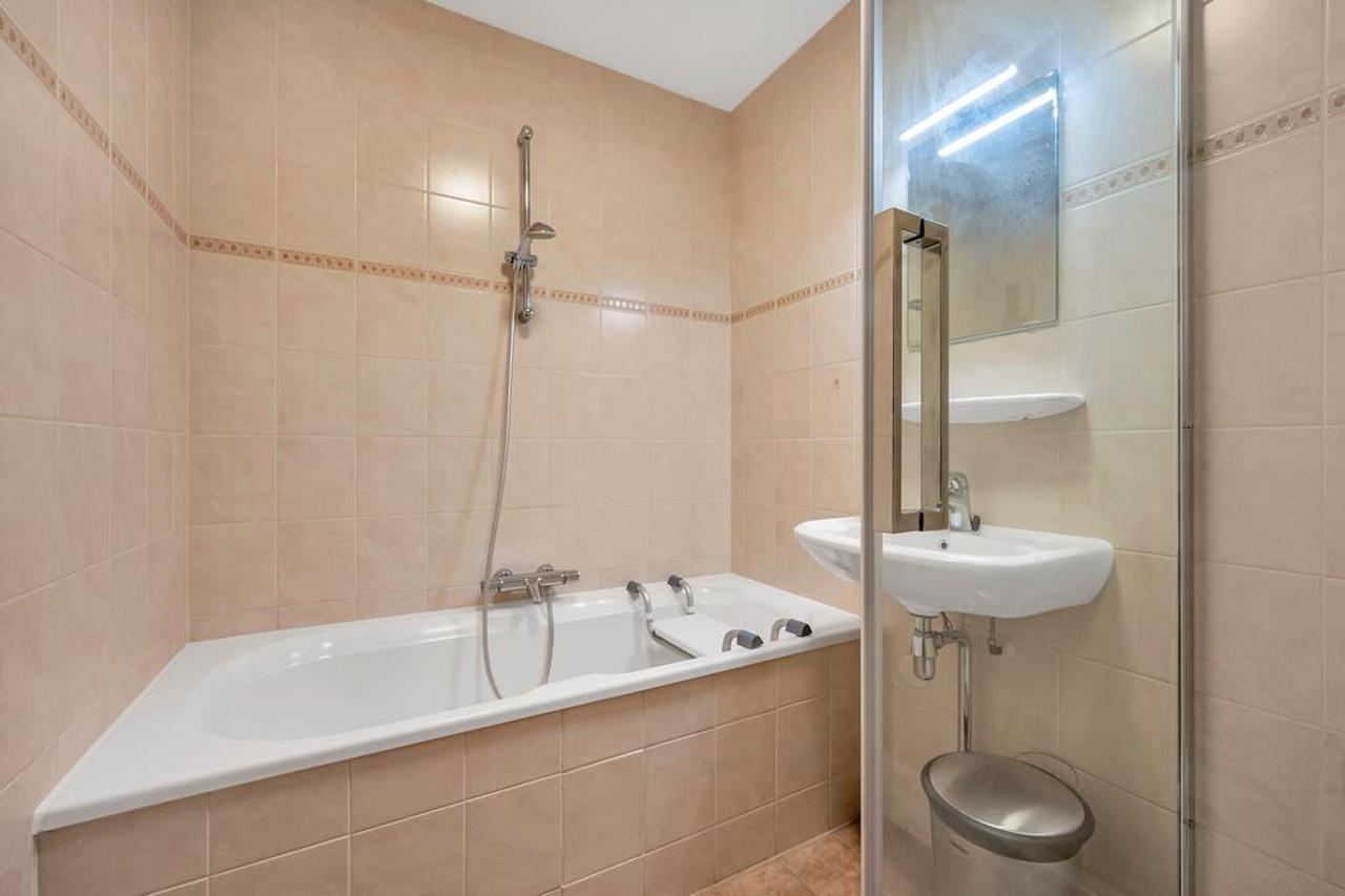 Gemeubileerd 3-kamerappartement met balkon - Afbeelding 15