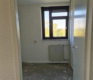 4-Room Apartment with Balcony in IJsselmond - Image 12