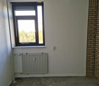 4-Room Apartment with Balcony in IJsselmond - Image 17