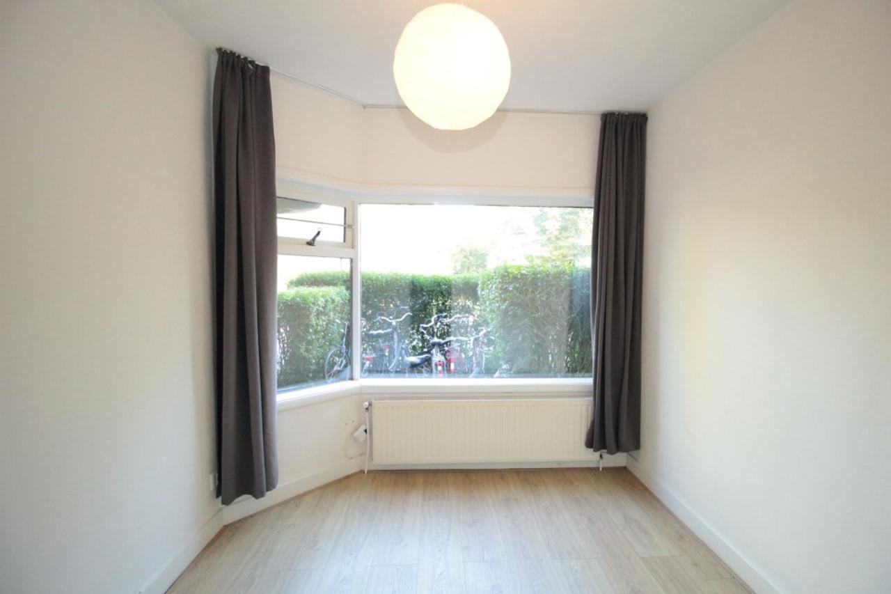 Ground-floor apartment with garden in Indische Buurt - Image 3