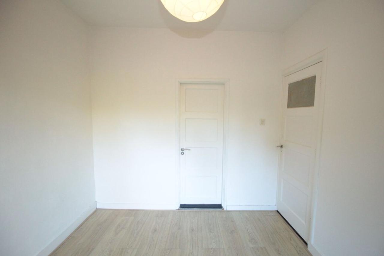 Ground-floor apartment with garden in Indische Buurt - Image 4