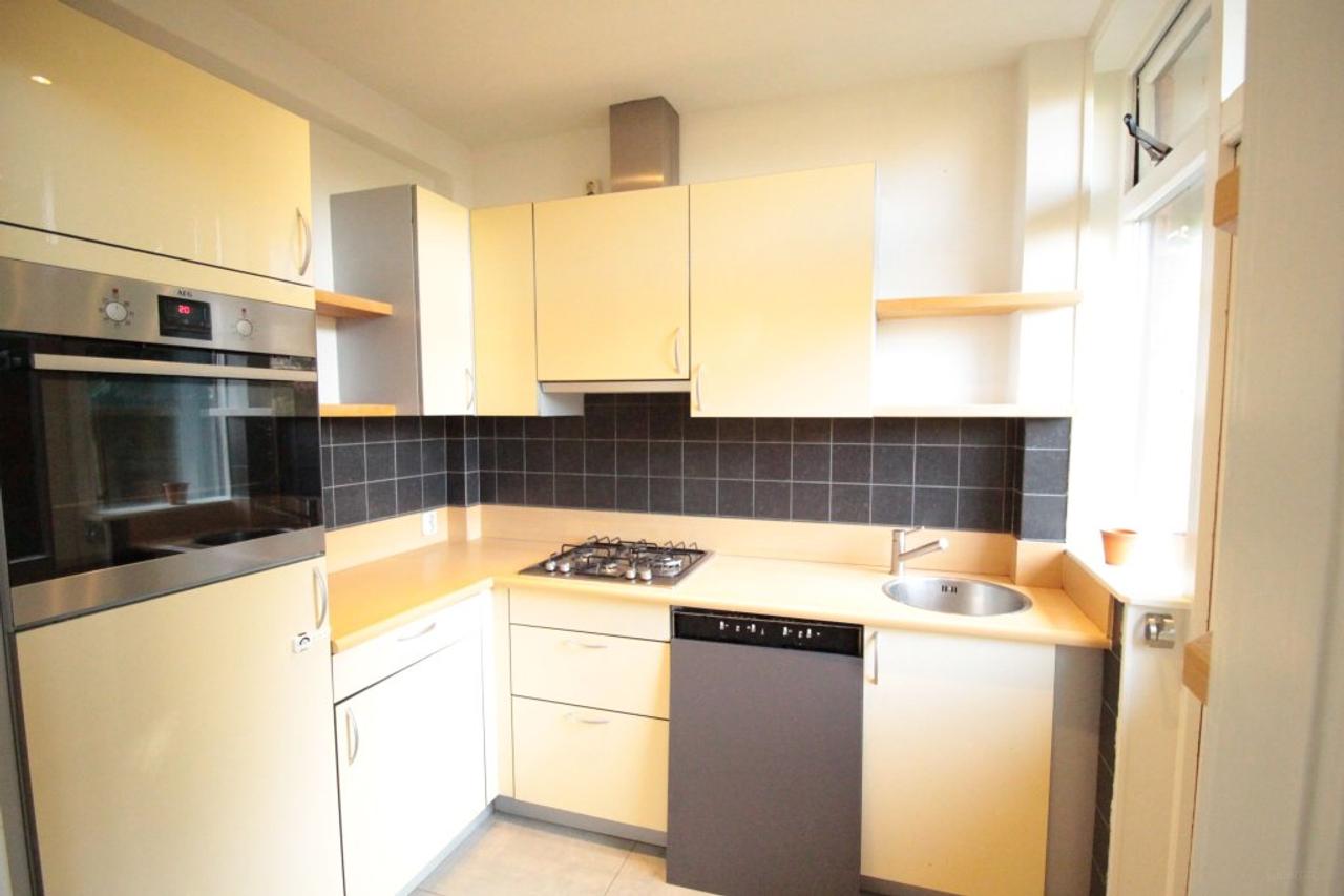 Ground-floor apartment with garden in Indische Buurt - Image 11
