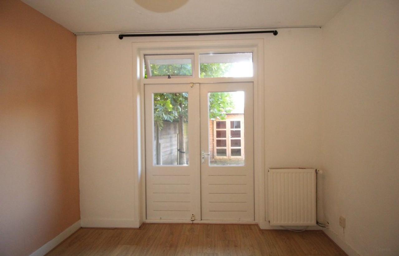 Ground-floor apartment with garden in Indische Buurt - Image 18