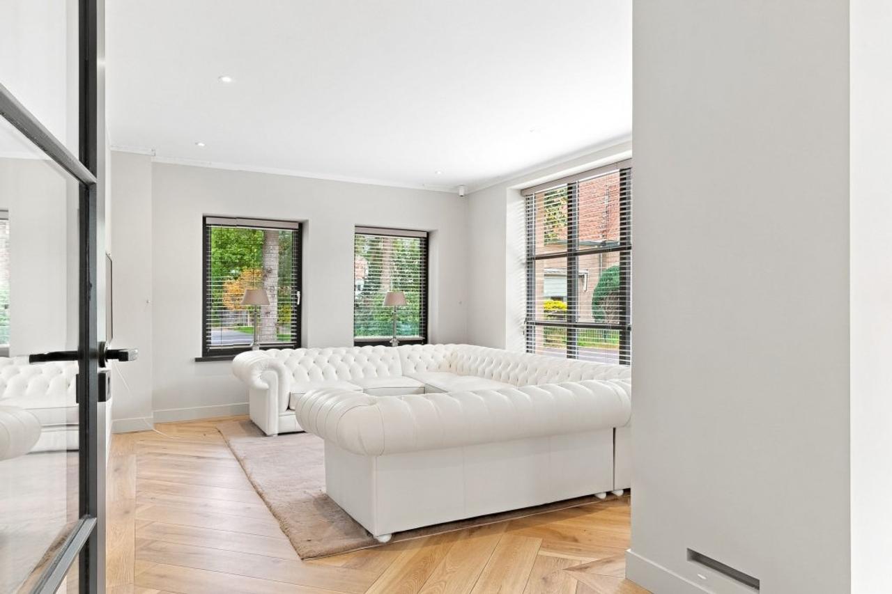 4-Bedroom Villa in the Heart of Bergen - Image 4