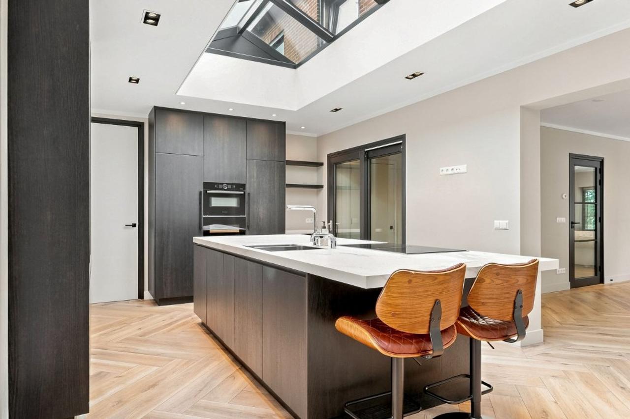 4-Bedroom Villa in the Heart of Bergen - Image 8
