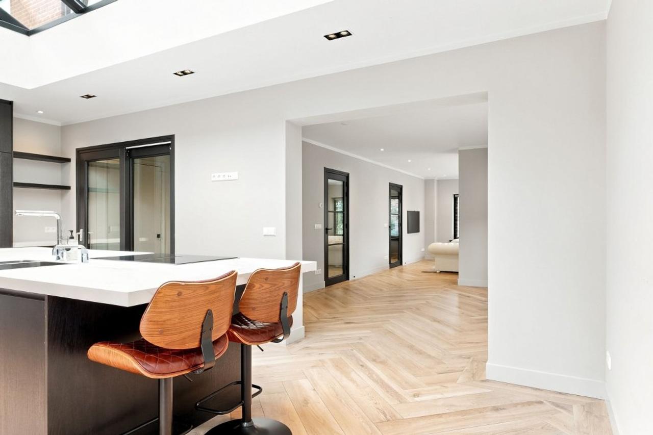 4-Bedroom Villa in the Heart of Bergen - Image 9